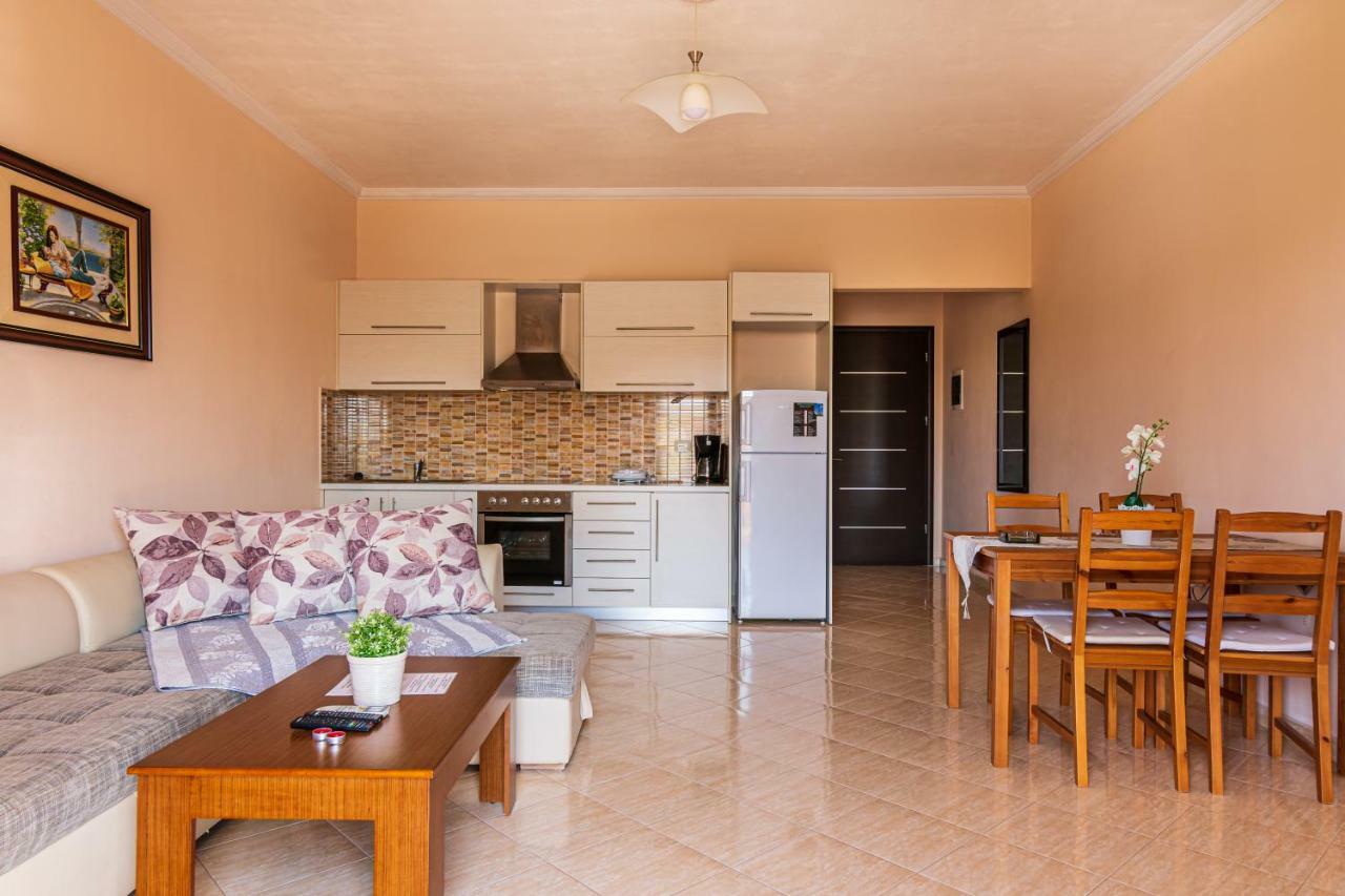 Great Alexander Apartamento Sarandë